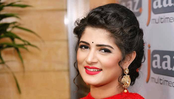 শ্রাবন্তীর নামে ভুয়া ফ্যান পেইজ, অর্থ হাতিয়ে নেওয়ার চেষ্টা!