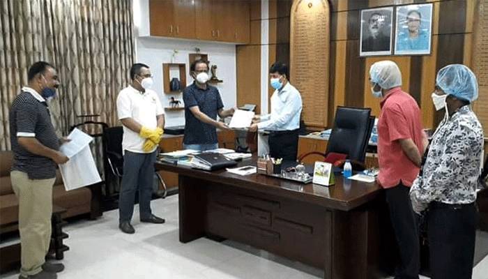 করোনার ভয়ঙ্কর বাস্তবতা আড়ালের অভিযোগ