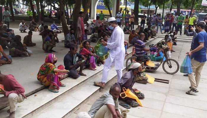 শেখ হাসিনার 'কারাবন্দি দিবস’-এ খাবার বিতরণ দক্ষিণ মহানগর যুবলীগের