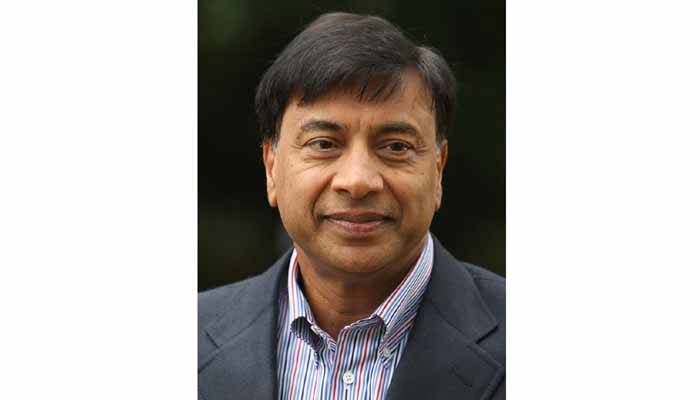 করোনার ভ্যাকসিন তৈরিতে ৩৩০০ কোটি রুপি দিলেন ভারতীয় ধনকুবের