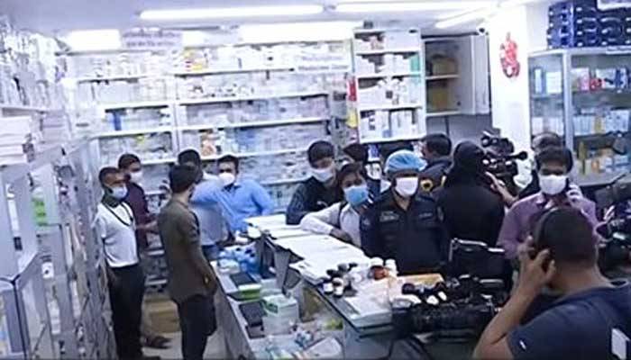 কাকরাইলে লাজ ফার্মা থেকে ৫০ লাখ টাকার ওষুধ জব্দ, জরিমানা