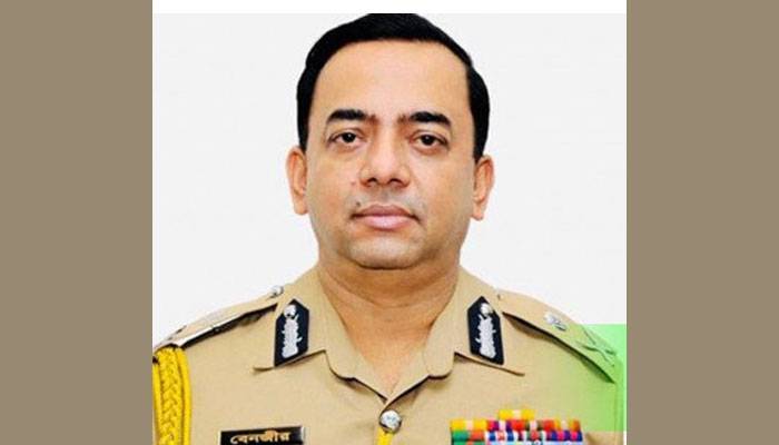 বড়লোক হতে চাইলে চাকরি ছেড়ে ব্যবসা করুন, ওসিদের উদ্দেশে আইজিপি