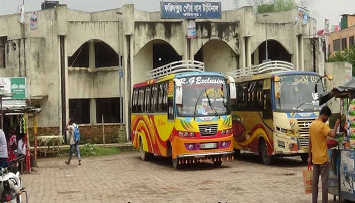 ফরিদপুরে ‘সাদ পরিবহন’ চলাচলে বাধার অভিযোগ