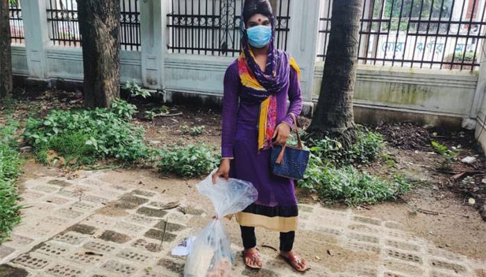 ১৮ তৃতীয় লিঙ্গের পরিবার পেল খাদ্য সহায়তা