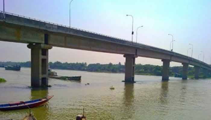 পণ্যবাহী জাহাজের ধাক্কায় ক্ষতিগ্রস্ত বছিলা সেতু