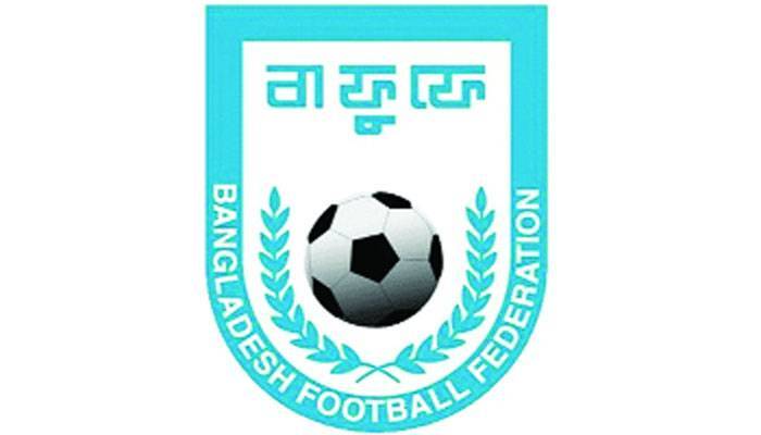 পাঁচ প্রবাসী ফুটবলারে চোখ বাফুফের