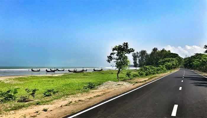 কক্সবাজারের মেরিন ড্রাইভ সড়কে গুলিবিদ্ধ লাশ