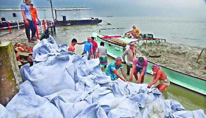 বন্যা ও নদীভাঙনে বিপর্যয়