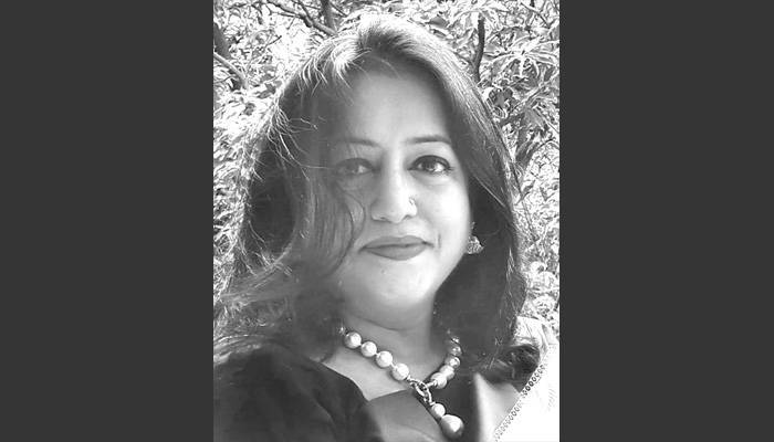 বেঁচে থাকুক মেয়েরা ঘরে ও বাইরে
