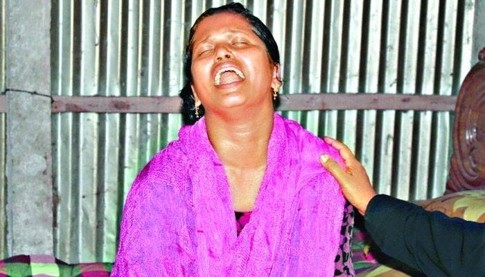 টাঙ্গাইলে একই পরিবারের ৪ জনকে হত্যার ক্লু পায়নি পুলিশ