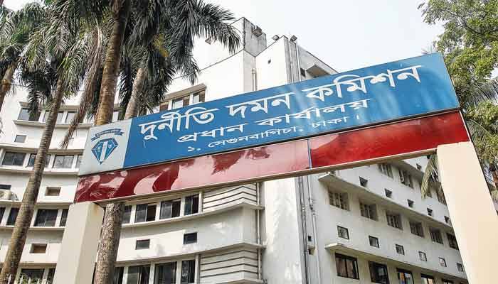 বেসিক ব্যাংকের ৯ কোটি টাকা আত্মসাত: ৩ জনের বিরুদ্ধে দুদকের মামলা
