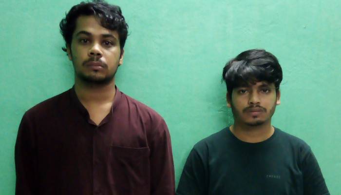 নম্বর বাড়িয়ে দেওয়ার নামে প্রতারণা, চক্রের হোতাসহ গ্রেপ্তার ২