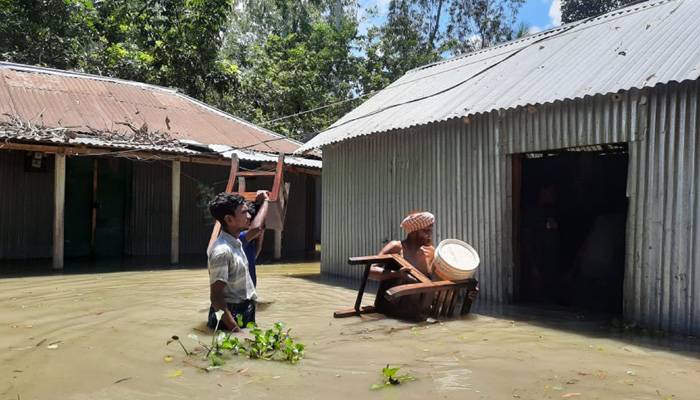 ১৮ জেলায় পানিবন্দি প্রায় ৫ লাখ পরিবার: ত্রাণ প্রতিমন্ত্রী