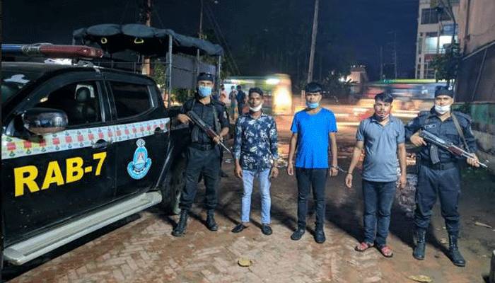 চট্টগ্রামে হাঙরের সাড়ে তিন হাজার লিটার তেল জব্দ, গ্রেপ্তার ৩
