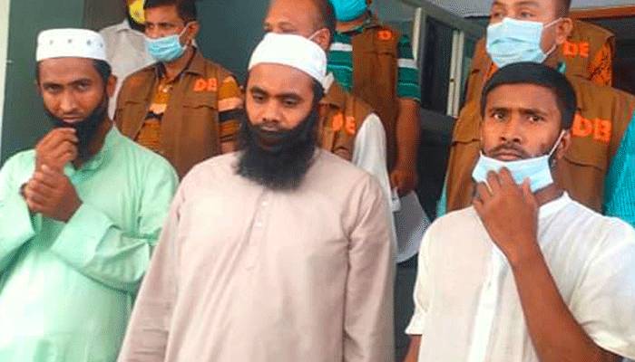 ফেনীতে আগুন দিয়ে হত্যাচেষ্টার অভিযোগে ইমামসহ গ্রেফতার ৩