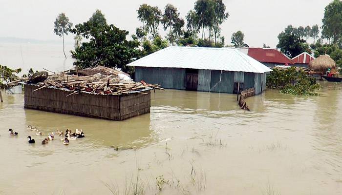 কুড়িগ্রামে দুর্ভোগে বানভাসিরা