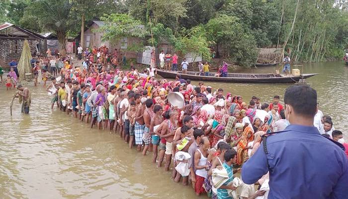 ত্রাণের জন্য...
