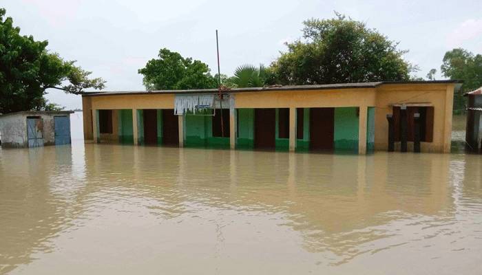 বন্যায় ১৬ শিশুসহ ২১ জনের মৃত্যু
