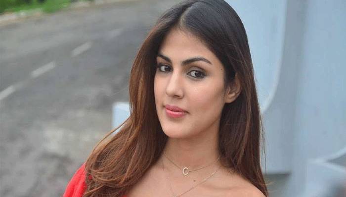 সুপ্রিম কোর্টের দ্বারস্থ সুশান্তের বান্ধবী রিয়া