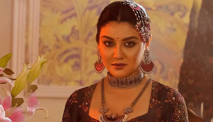 ‘কণ্ঠ’র জন্য কলকাতায় পুরস্কৃত জয়া আহসান