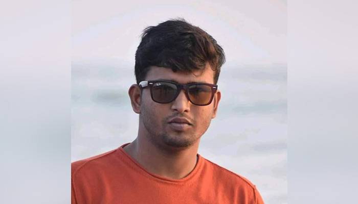 চাঁদা না পেয়ে পাবনায় ঠিকাদারকে মারপিট, ছাত্রলীগ নেতা আটক চাঁদা না পেয়ে পাবনায় ঠিকাদারকে মারপিট, ছাত্রলীগ নেতা আটক