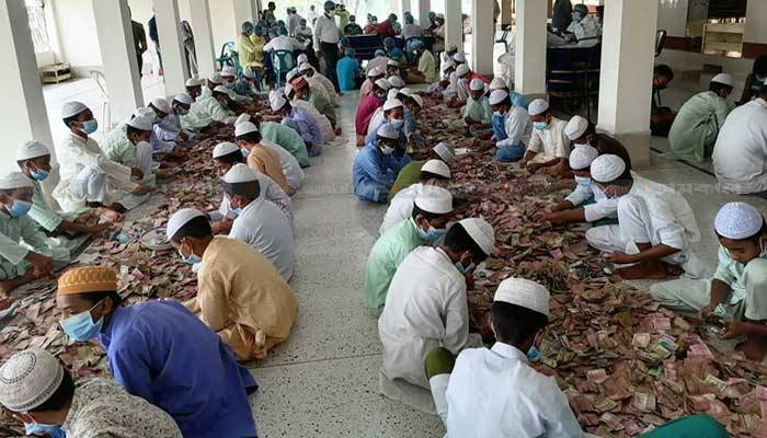পাগলা মসজিদের দানসিন্দুকে আবারও বস্তায় বস্তায় টাকা