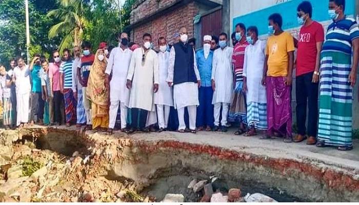মুন্সীগঞ্জ শহর রক্ষা বাঁধে ভাঙন