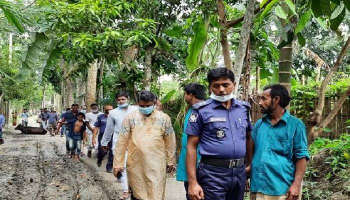 পুলিশ দেখেই বরের দৌড়, ধরা পড়লেন মেয়ের বাবা
