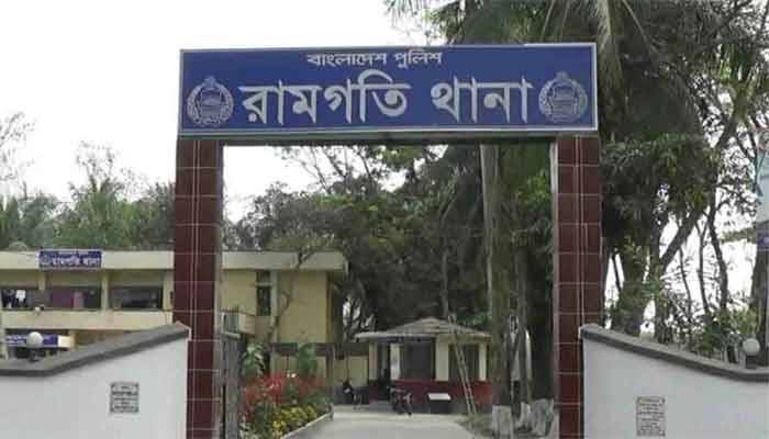রামগতিতে স্ত্রী হত্যার অভিযোগে স্বামী গ্রেপ্তার