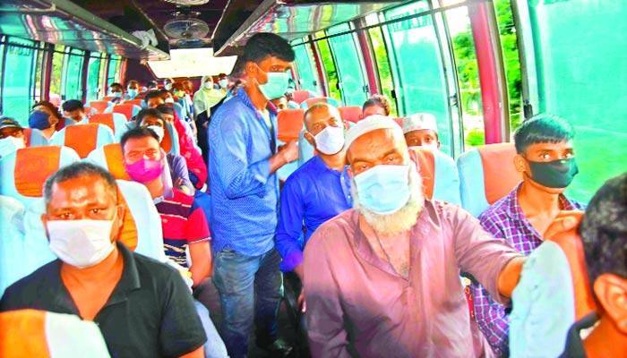 বাড়তি ভাড়া আছে স্বাস্থ্য সুরক্ষা নেই