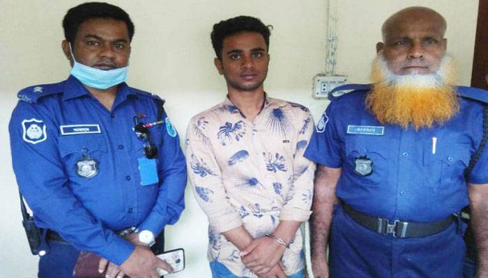 একসঙ্গে নাস্তার পর বন্ধুকে গলা কেটে হত্যা করেন শুভ: পুলিশ