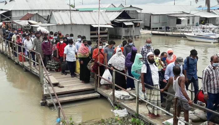 শিমুলিয়া-কাঁঠালবাড়ী রুটে রাজধানীমুখী মানুষের ঢল