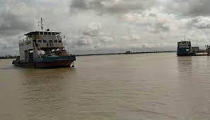 শিমুলিয়া-কাঁঠালবাড়ী নৌরুটে ফেরি চলাচল ব্যাহত