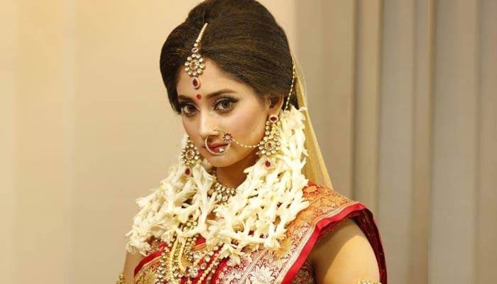 মধ্যরাতে আহত চিত্রনায়িকা পূজা চেরি