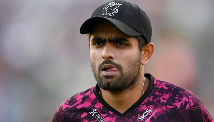 বাবরের জার্সি থেকে সরলো মদের বিজ্ঞাপন
