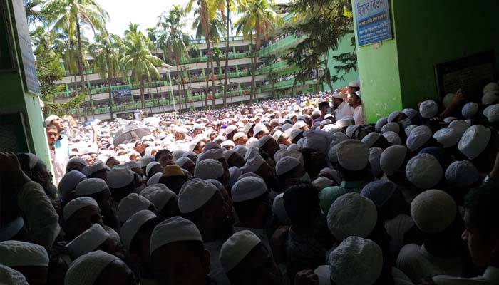 আহমদ শফীর মরদেহ হাটহাজারীতে, বাদ জোহর জানাজার পর দাফন