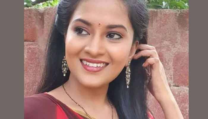 গোপন ছবি ফাঁসের হুমকি, অভিনেত্রীর আত্মহত্যা