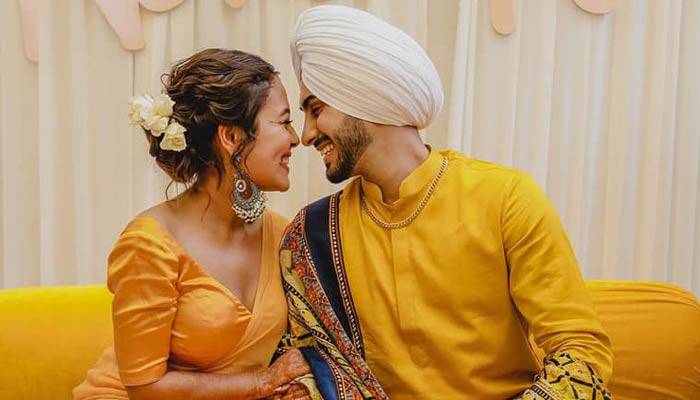 গায়ে হলুদে ভাইরাল নেহা কাক্কর গায়ে হলুদে ভাইরাল নেহা কাক্কর