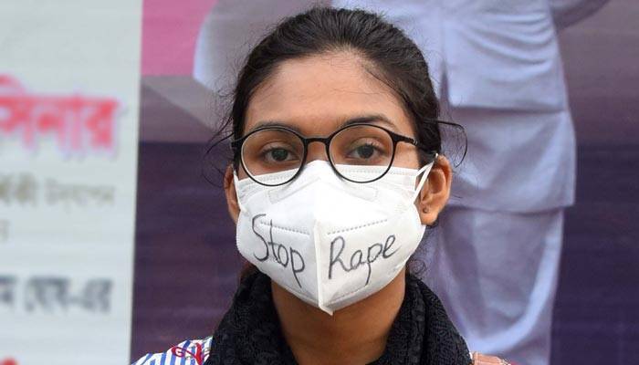 'আশায় ছিলাম একদিন কেউ প্রতিবাদ করবে' 'আশায় ছিলাম একদিন কেউ প্রতিবাদ করবে'