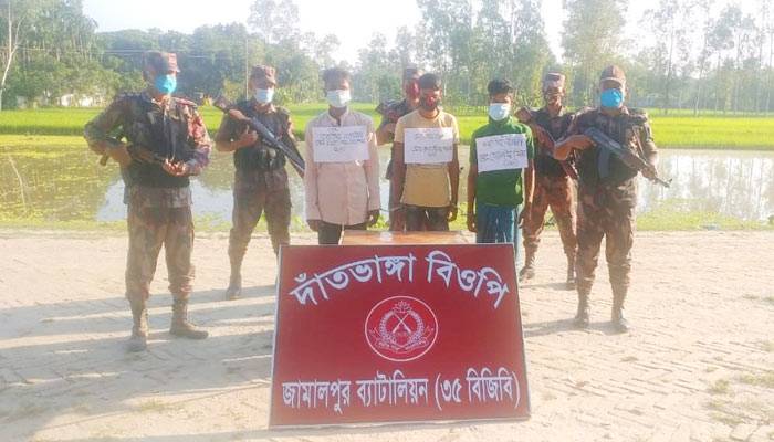 অবৈধ অনুপ্রবেশ, রৌমারী সীমান্তে ৩ ভারতীয় আটক অবৈধ অনুপ্রবেশ, রৌমারী সীমান্তে ৩ ভারতীয় আটক