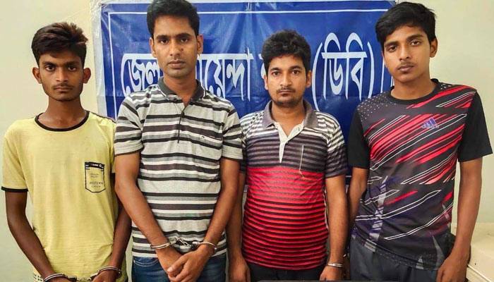 চাঁপাইনবাবগঞ্জে প্রায় ৫ লাখ ভারতীয় জালরুপিসহ গ্রেফতার ৪
