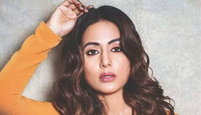 বিগ বসে হিনা খানের ২ সপ্তাহের পারিশ্রমিক ৭২ লাখ রুপি!