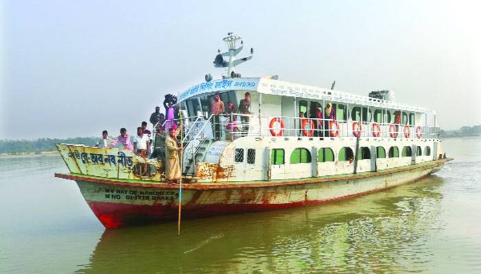 পটুয়াখালীর অভ্যন্তরীণ রুটে লঞ্চ চলাচল বন্ধ