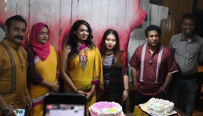 মোশাররফ-জুঁইকে দেখেই ৪ বছরের খাবার ফ্রি !