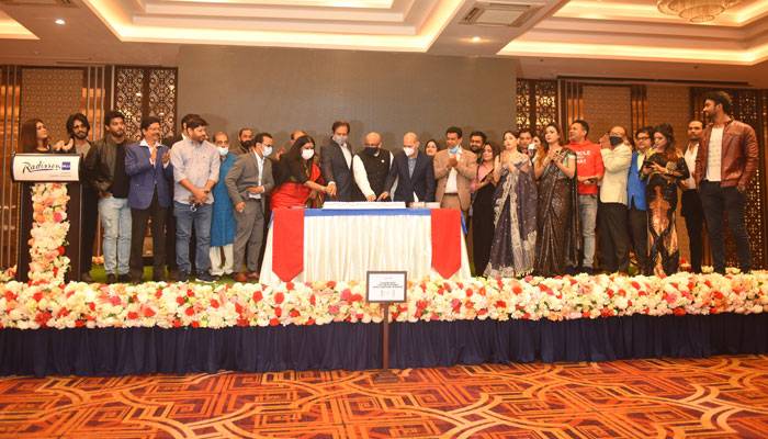 জমকালো আয়োজনে 'নবাব এলএলবি' মুক্তির ঘোষণা জমকালো আয়োজনে 'নবাব এলএলবি' মুক্তির ঘোষণা