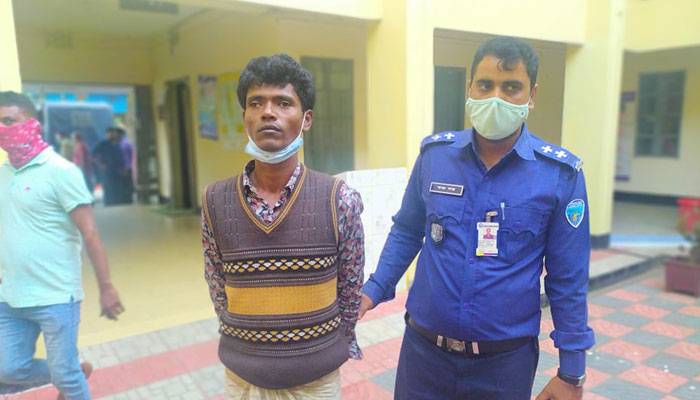 বাড়ির টিন কেটে বাবাকে কুপিয়ে হত্যা, ছেলে আটক