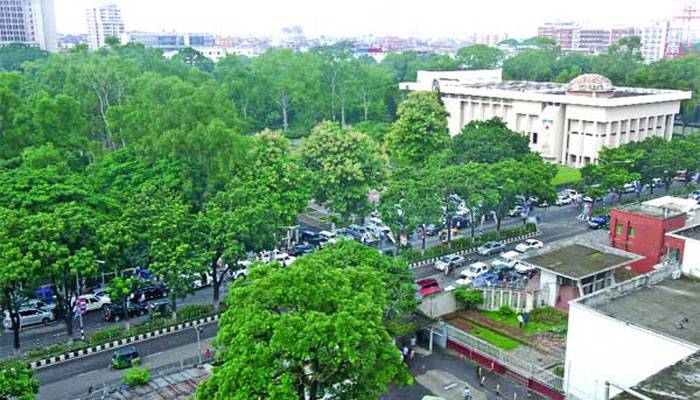 ওসমানী উদ্যানে কার পার্কিং চান না পরিবেশবাদীরা