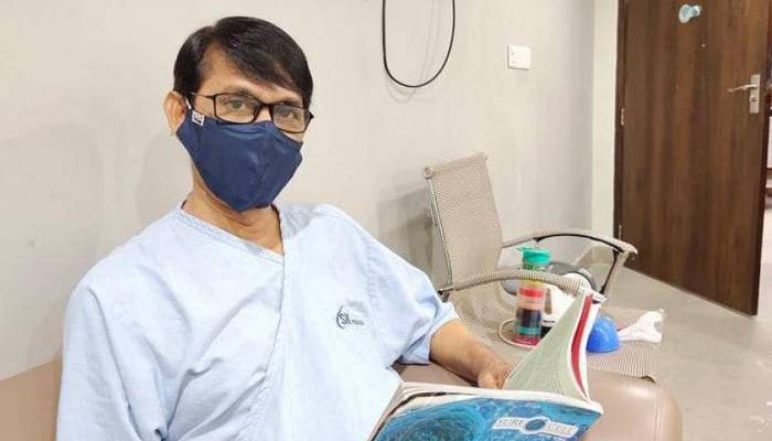 ১২ দিনের লড়াই শেষে বাসায় আজিজুল হাকিম