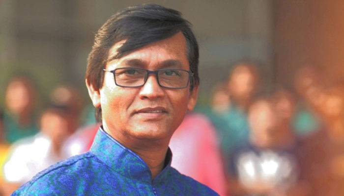 করোনা আক্রান্ত আজিজুল হাকিমকে কেবিনে স্থানান্তর