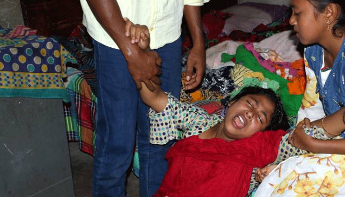 ফুলবাড়ীতে দরিদ্র গৃহবধূর আত্মহত্যা